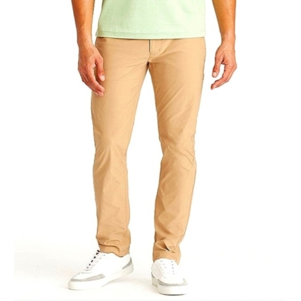UNTUCKit Straight Fit Chancellor Traveler Tech Pant Tan 33x30 Khaki Chino